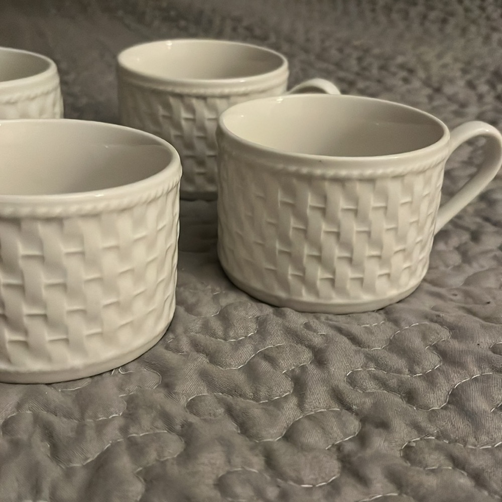 Oneida Gourmet Collection Wicker White Stoneware Cups & Saucers Set Lot 9 Pieces